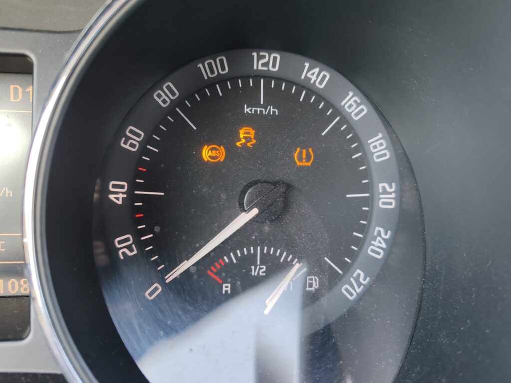 Instrument tabla lampice abs kvar